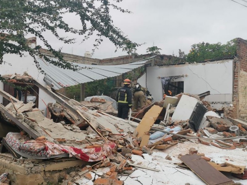 Colapsa casa por explosión en Mesa de los Ocotes