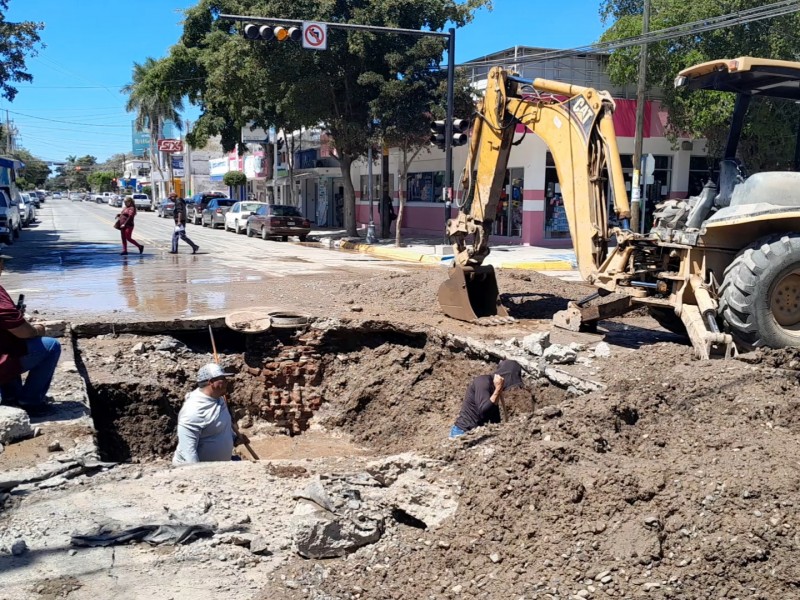 Colapsa nueva obra en avenida Cuauhtémoc, duró sólo 2 meses