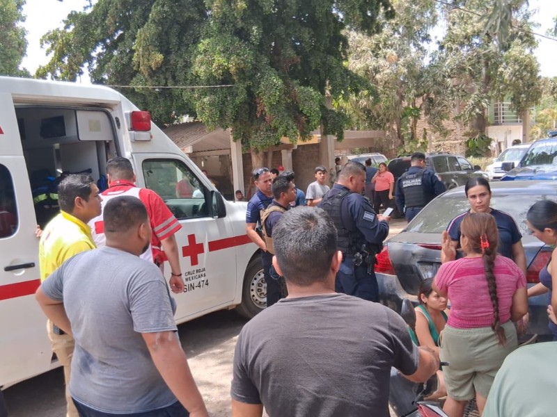 Colapsa pozo en kínder de San Gabriel; hay menores heridos