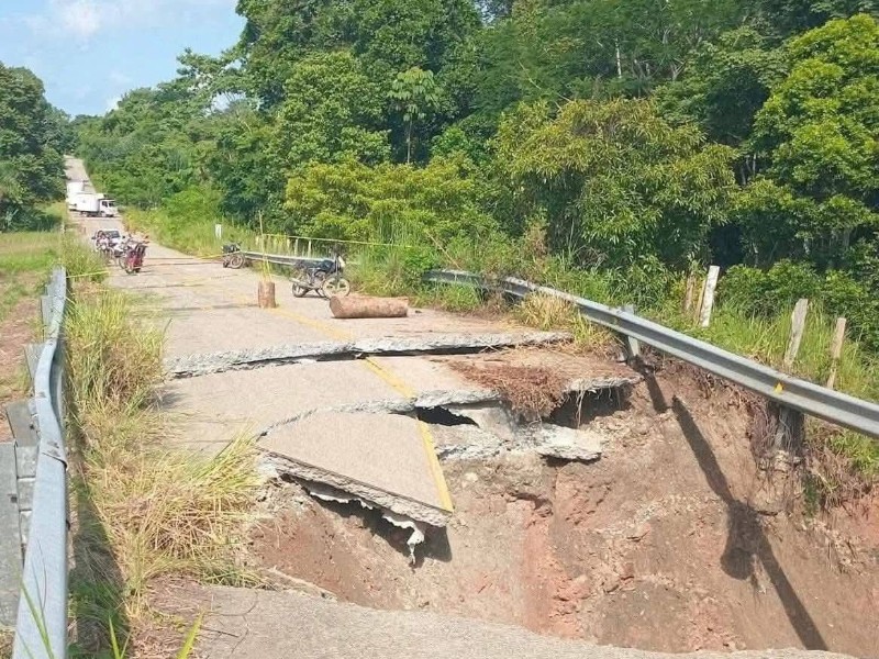 Colapsa puente en el tramo carretero Benemérito de las Américas - Palenque