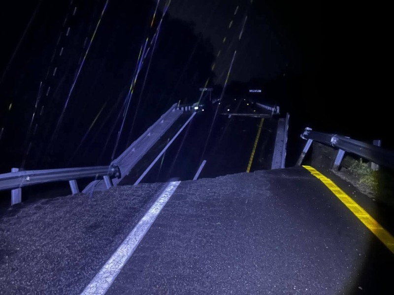 Colapsa puente Río Pakayal quedan incomunicados Mapastepec con Tapachula