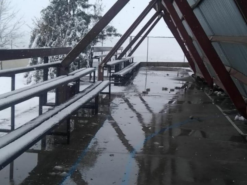 Colapsa tejaban de escuela primaria en Nogales.