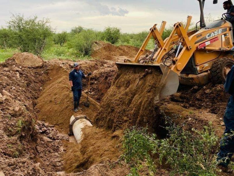 Colapsa tubería reparada en Mascareñas afectando al suministro de agua