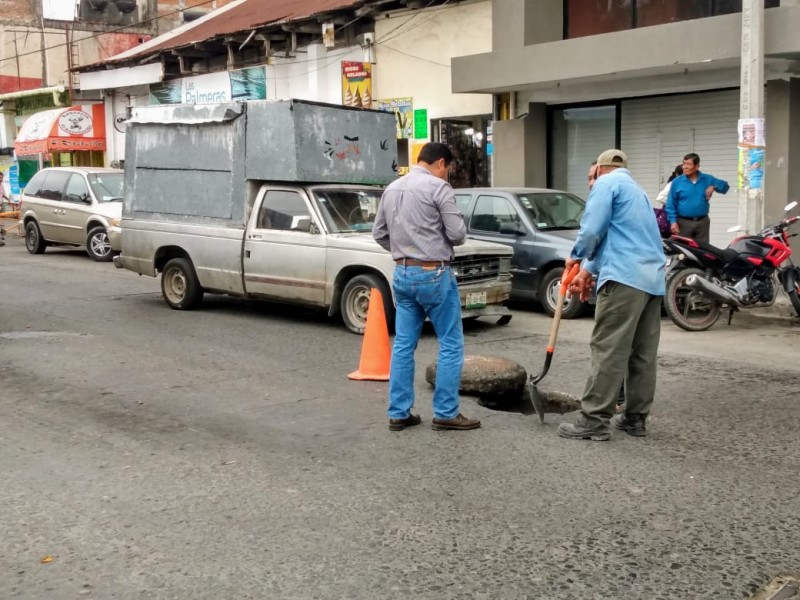 Colapsan drenajes por antigüedad