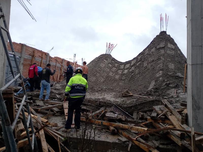 Colapso de cimbra y losa  deja 25 trabajadores lesionados en Morelia