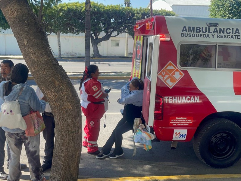 Colectiva frena y pasajeros salen de sus asientos Colectiva frena y pasajeros salen de sus asientos
