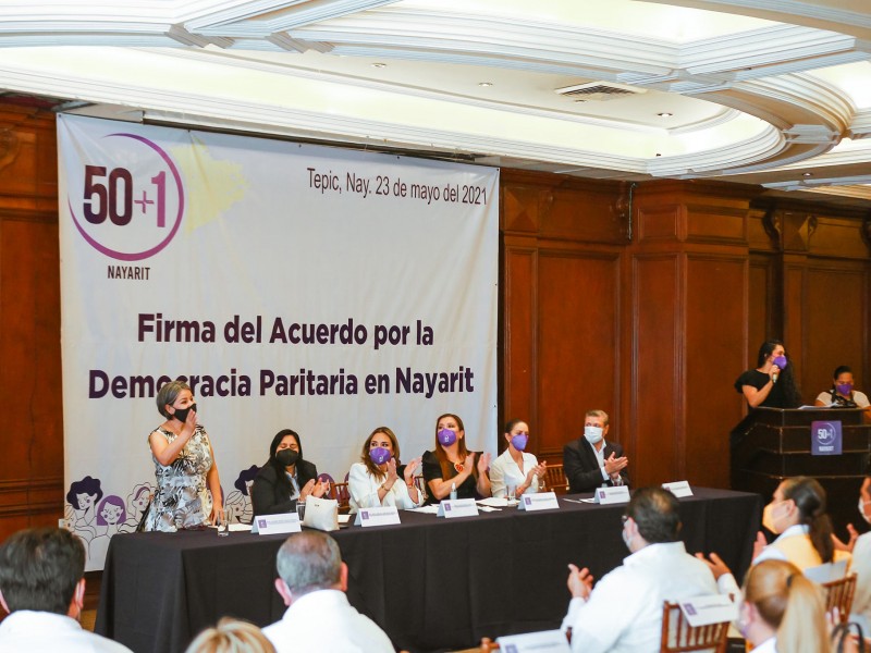 Colectivo 50+1 firma convenio con candidatos, candidatas y representantes políticos