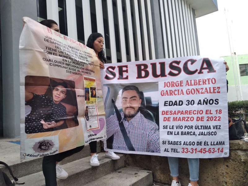 Colectivo Luz de Esperanza se manifiesta en Fiscalía de Desaparecidos