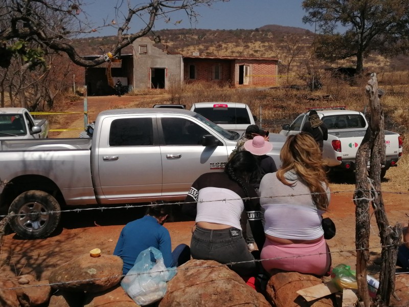 Colectivos apoyan búsqueda de restos humanos en predio de Tepatitlán