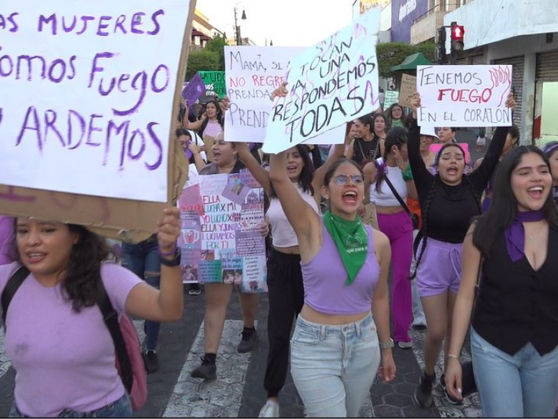 Colectivos de mujeres repudian la violencia en Colima