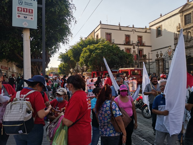 Colectivos realizan mega manifestación en el Centro Histórico