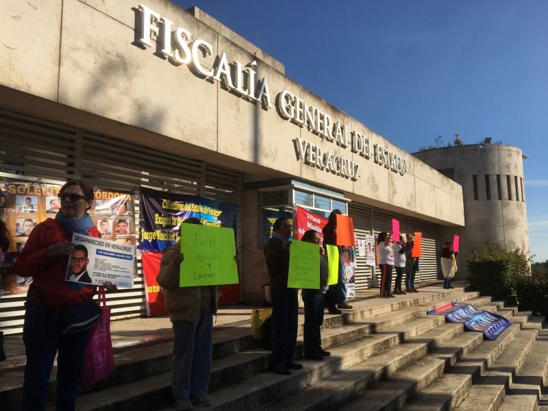 Colectivos toman Fiscalía de Veracruz