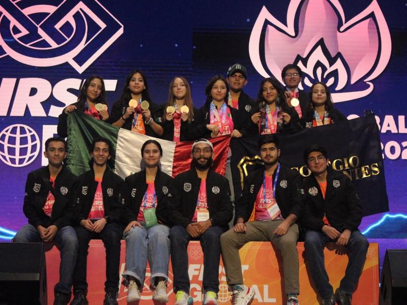 Colegio Cervantes gana medalla de oro en competencia mundial de robótica