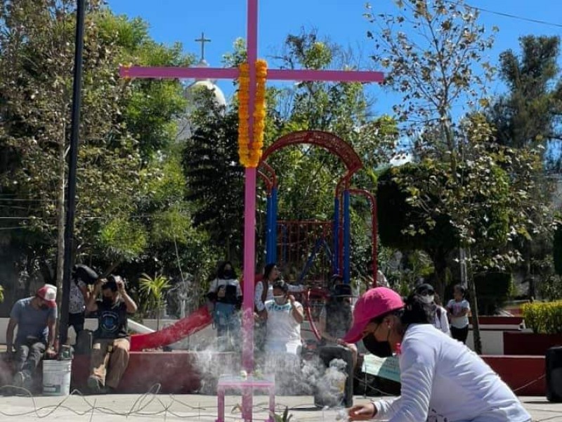 Colocan antimonumento en memoria de Ayelin en Tixtla