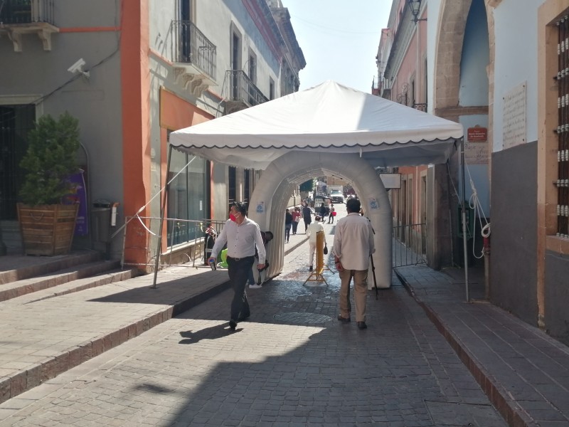 Colocan arcos sanitizantes en Guanajuato Capital