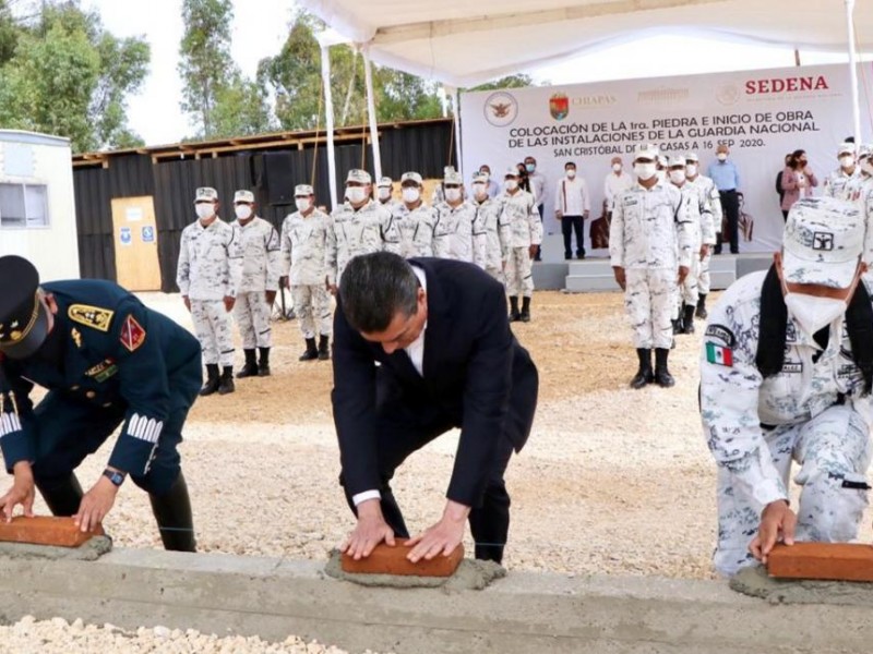 Colocan autoridades primera piedra de instalaciones de la GN