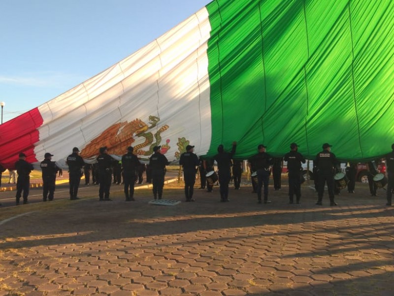 Colocan bando de Fiestas Patrias, 