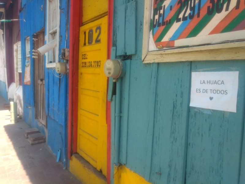 Colocan carteles en Barrio de la Huaca.