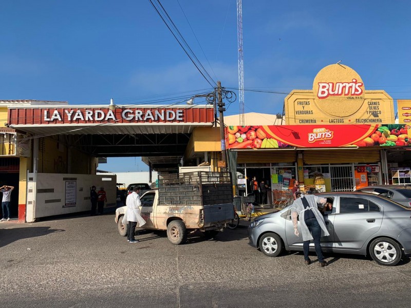 Colocan filtros y sanitizan mercados durante el fin de semana