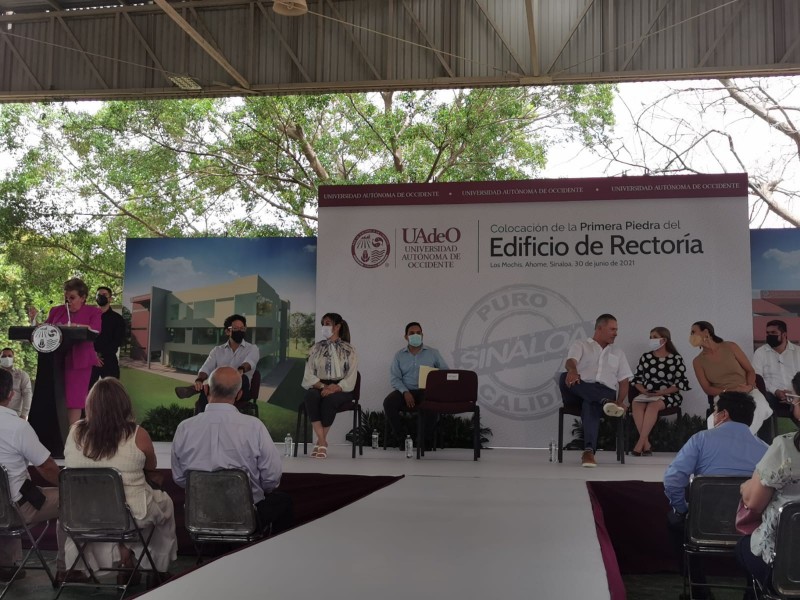 Colocan la primera piedra del Edifico de Rectoría en UAdeO