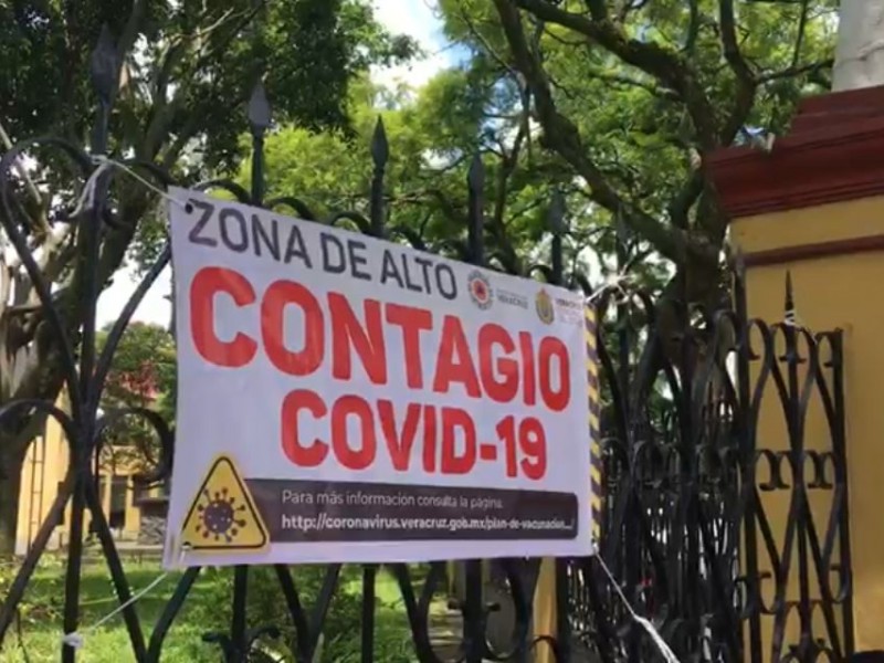 Colocan lonas en Coatepec para prevenir contagios por COVID-19