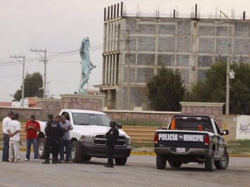 Colocan manta con amenazas contra policías de Calera