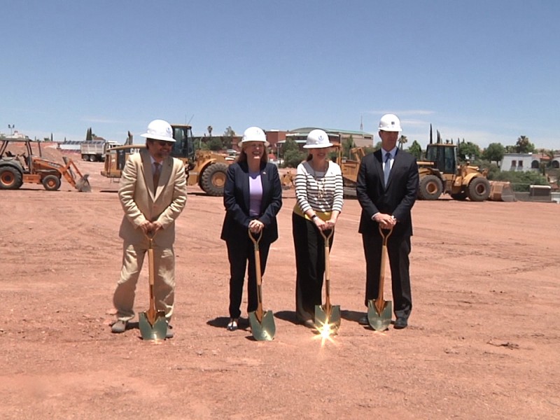 Colocan primera piedra de consulado estadounidense en Nogales