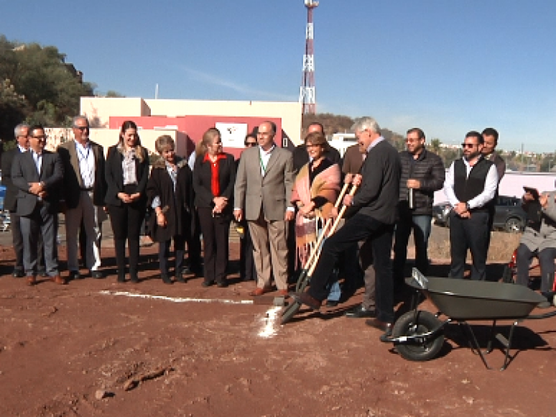 Colocan primera piedra de nuevo edificio ARSOBO