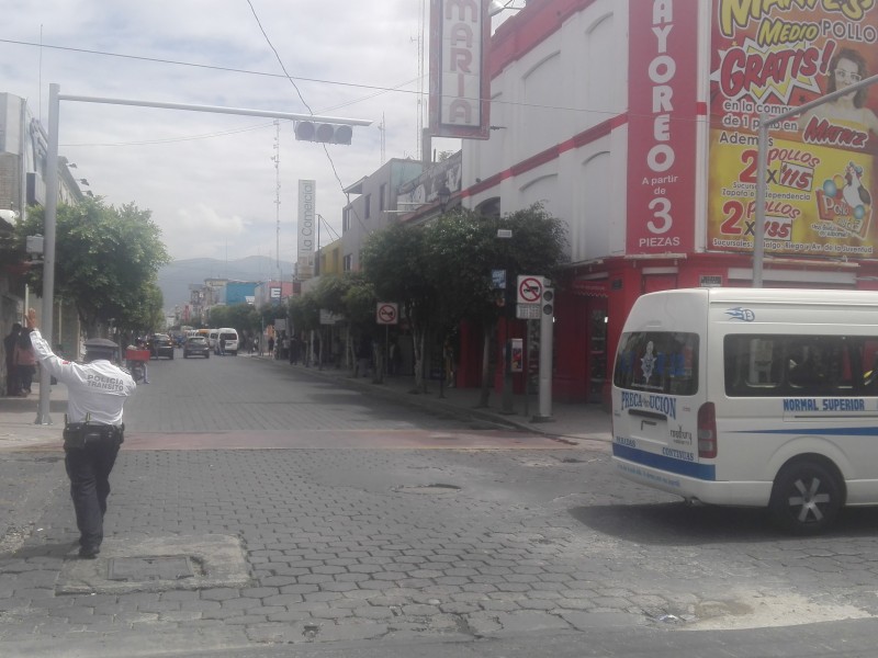 Colocan semáforos peatonales en crucero de mucha afluencia