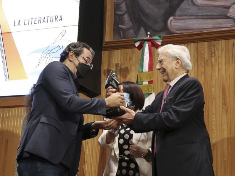 Colombia se lleva premio Bienal de Novela Vargas Llosa