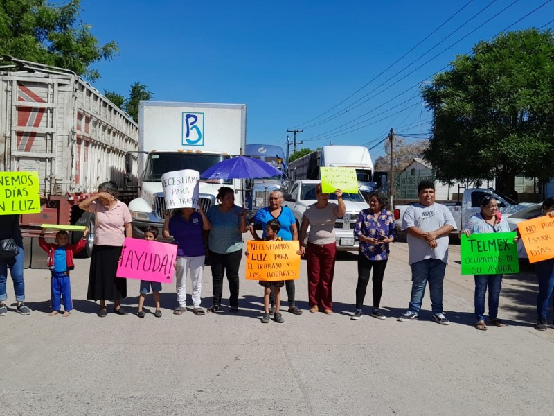 Colonia Los Almacenes estalla contra CFE