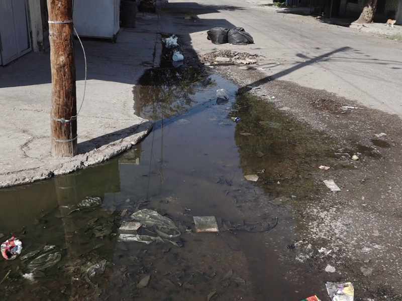 Colonia Nueva Aurora olvidada entre fugas de agua