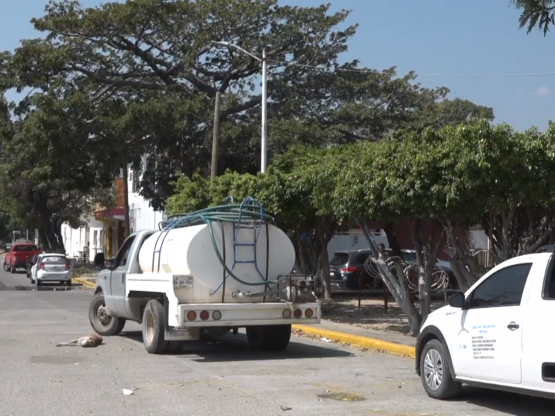 Colonias de Salina Cruz cumplen hasta 2 meses sin agua