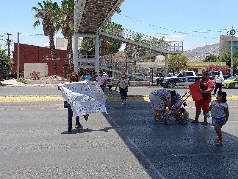 Colonos piden agua 24 horas; Simas señala que es inviable