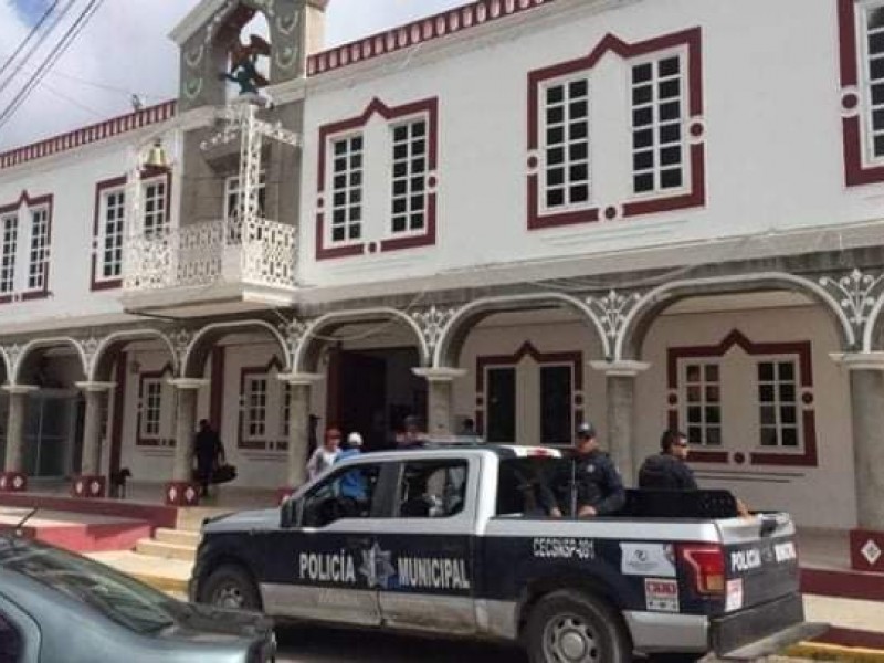 Comando armado roba armamento de Policía municipal de Cañada Morelos