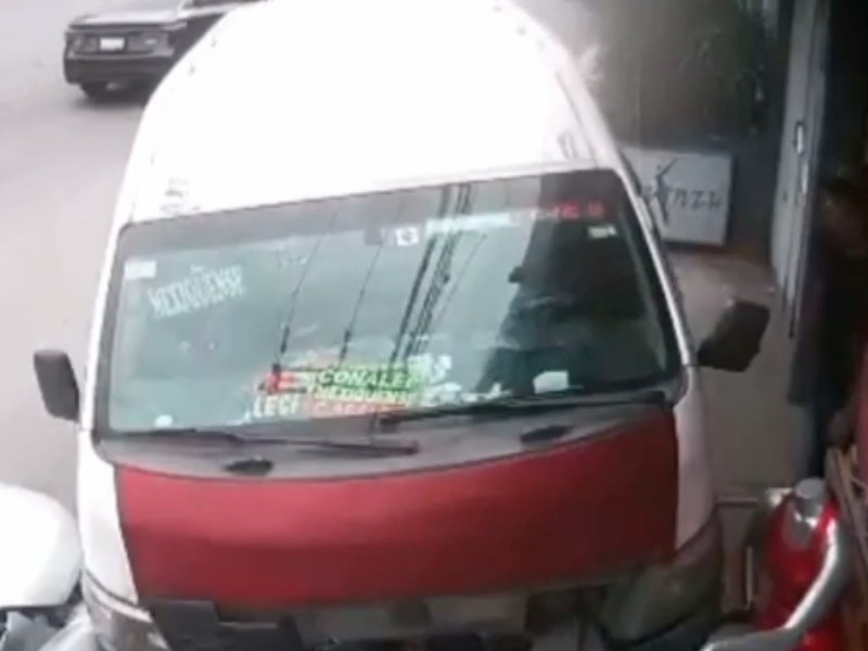 ¡Combi sin frenos causa pánico en Tultitlán!