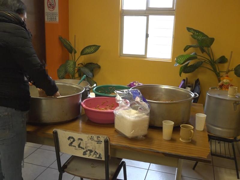 Comedor de secundaria atiende a 180 niños; piden padrinos y donativos