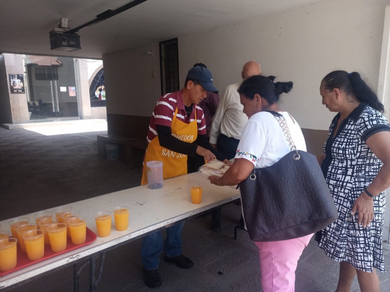 Comedores comunitarios, labor altruista para personas en situación de calle