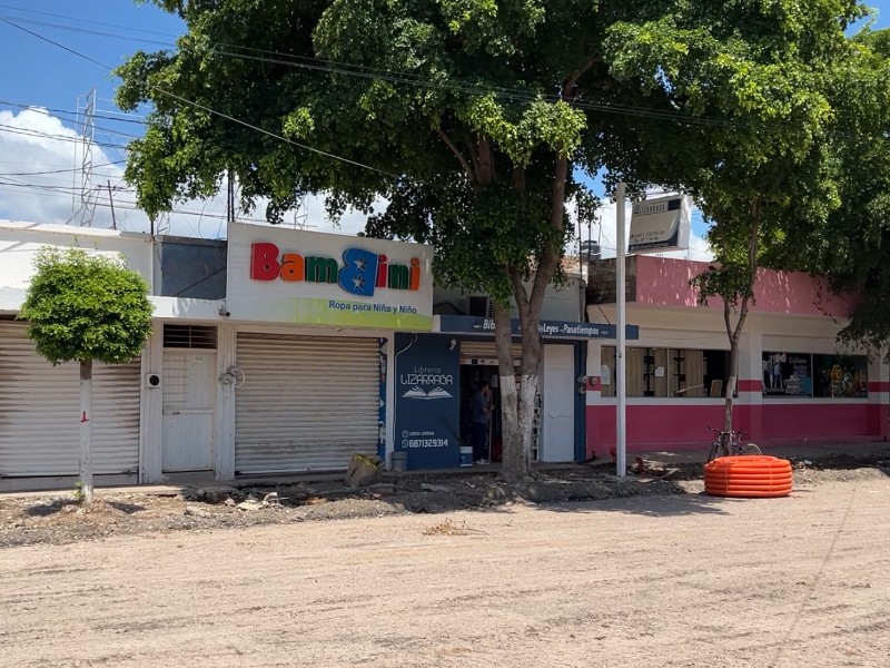 Comerciantes al borde del colapso por obras en la calle Cuauhtémoc