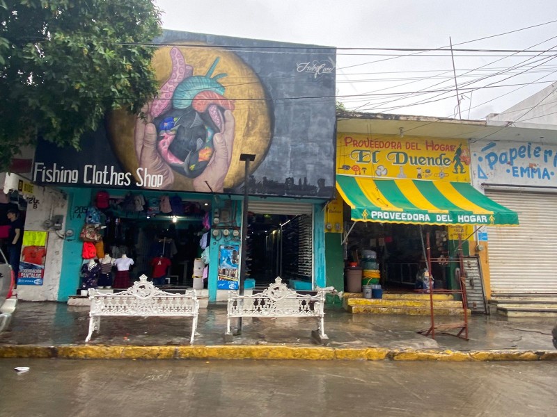 Comerciantes con pérdidas económicas tras una semana en semáforo rojo