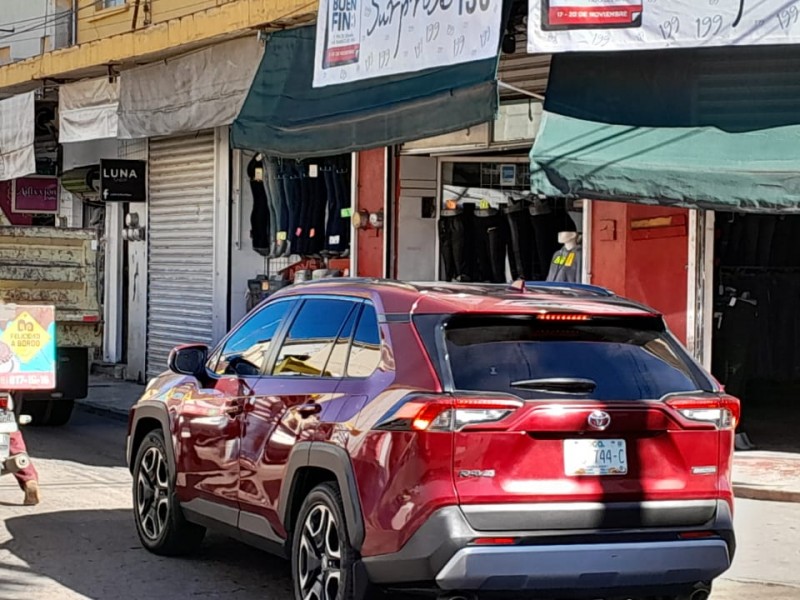 Comerciantes de calle patoni reportan buenas ventas