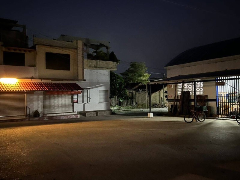 Comerciantes de El Súchil exigen alumbrado público por calles en penumbra