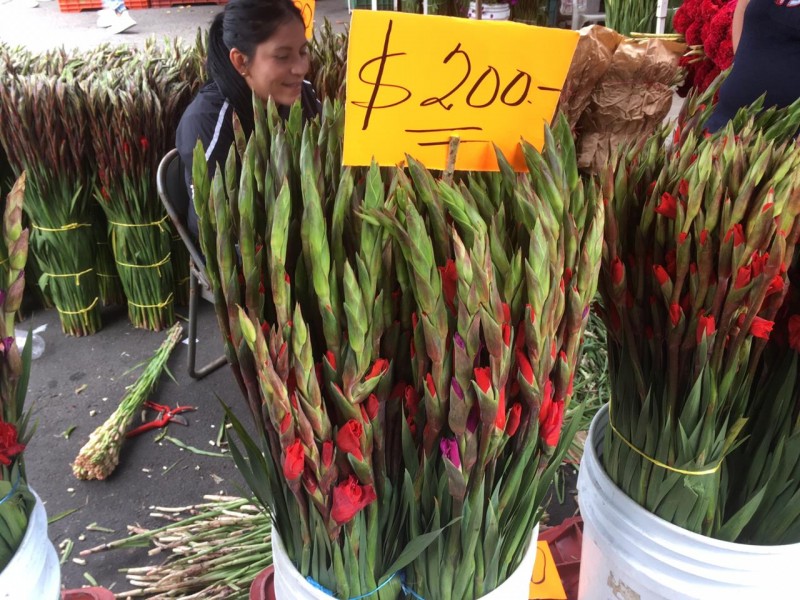 Comerciantes de flores perciben baja en ventas