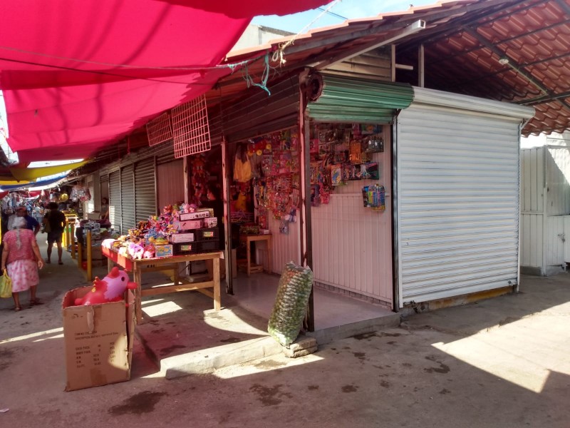 Comerciantes de Juchitán continúan demandando apoyos tras incendio de casetas