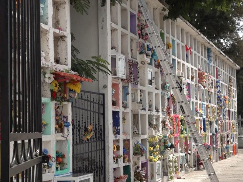 Comerciantes de León prevén repunte en ventas para día de muertos