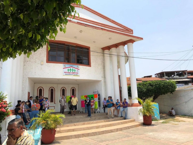 Comerciantes de Petatlán inconformes por cierre obligatorio de negocios