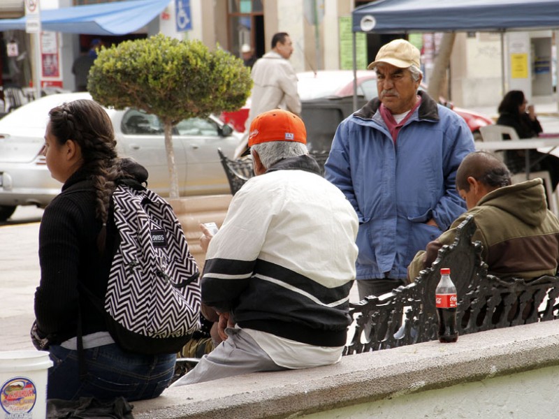 Comerciantes de ropa de temporada reportan bajas ventas