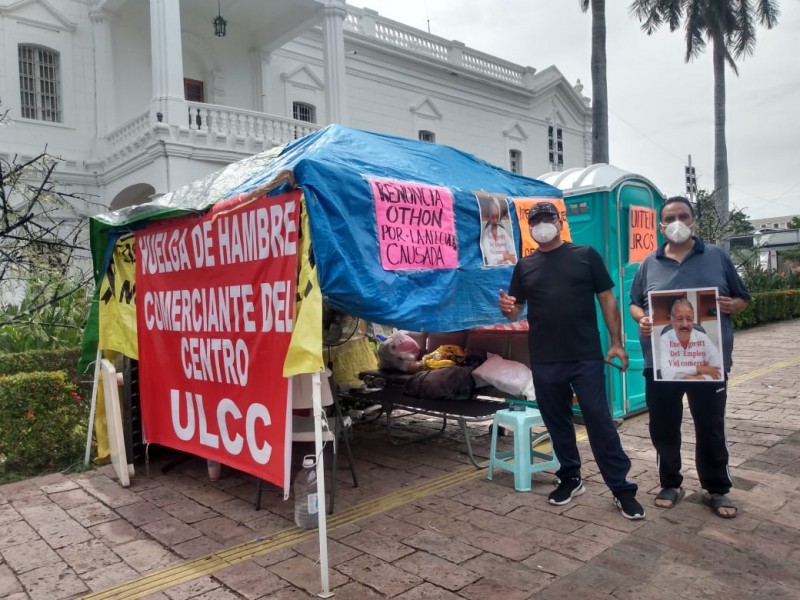 Comerciantes del Centro continúan en huelga de hambre