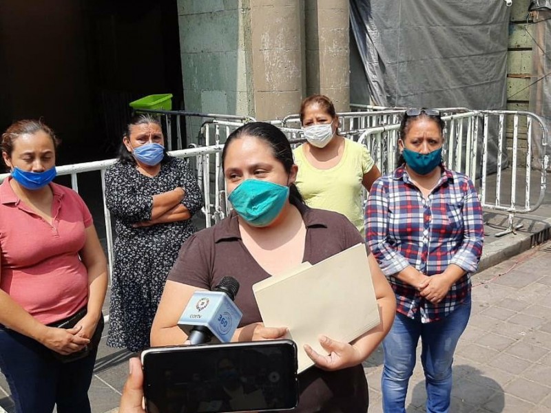 Comerciantes del kiosco del zócalo de Oaxaca solicitan apoyos