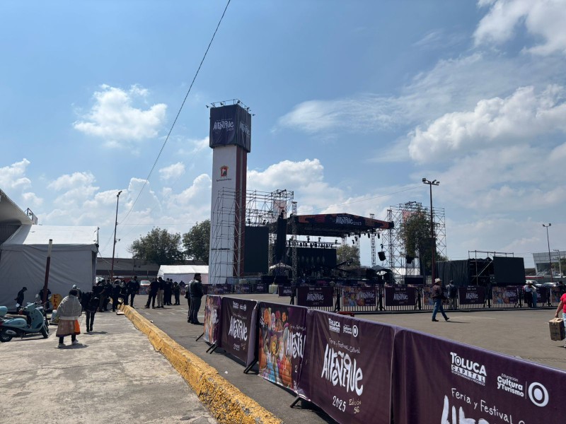 Comerciantes del Mercado Juárez denuncian afectaciones por conciertos del Alfeñique